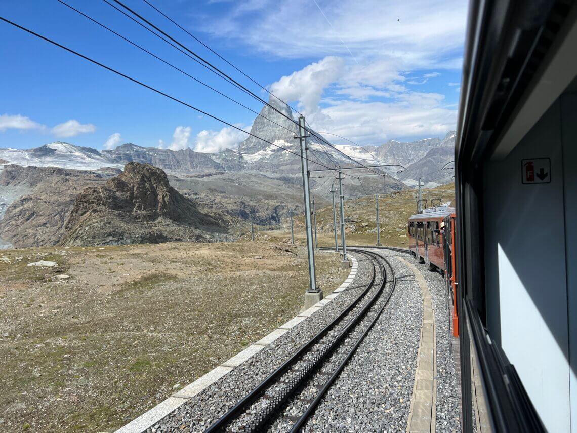 Prachtig uitzicht op de Matterhorn onderweg.