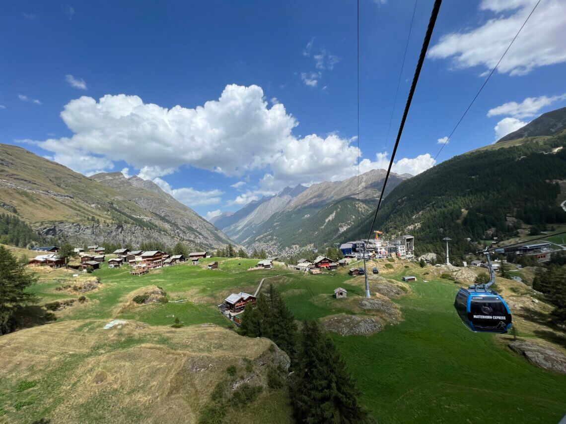 Wij vertrekken vanaf Furi richting de Schwartzsee en dan door naar het Matterhorn Glacier Paradise.