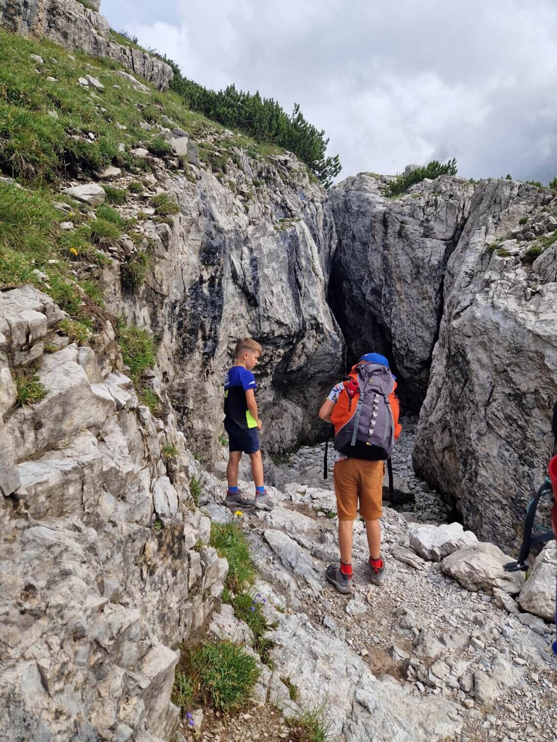 Wandelen door grotten en kloven