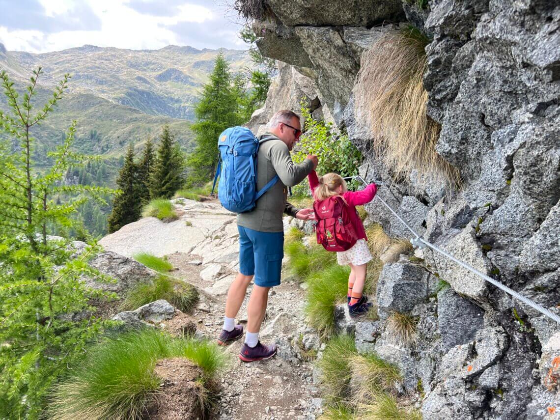 Wij kiezen altijd voor kwaliteitsschoenen, zoals de bergschoenen van Lowa.