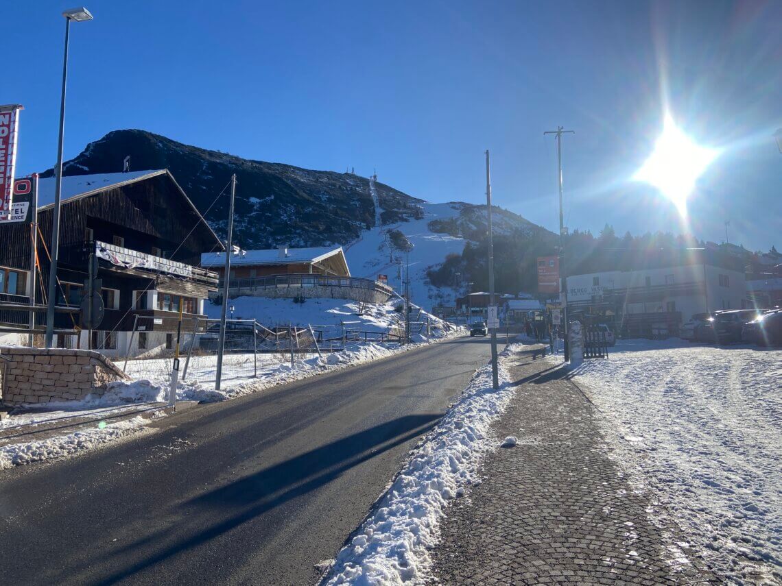 Hotel Montana weg naar piste