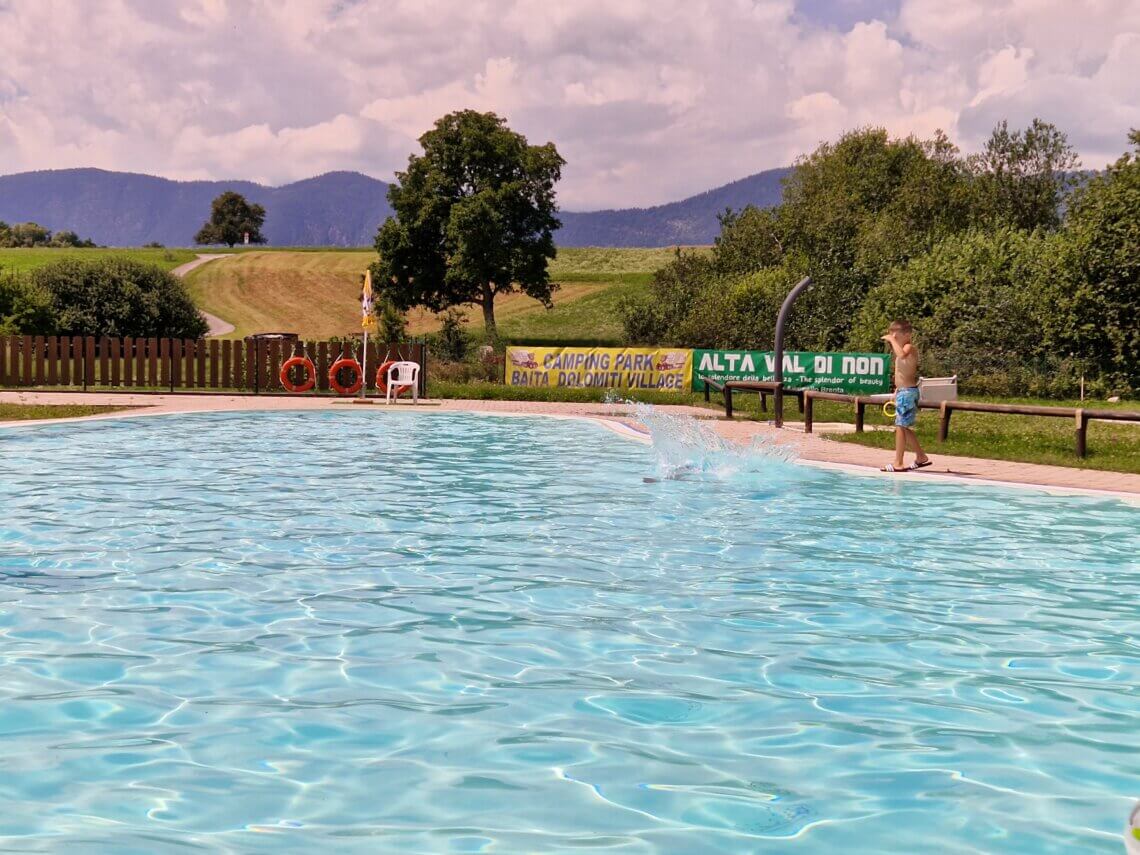 heerlijk zwembad bij park baita dolomiti