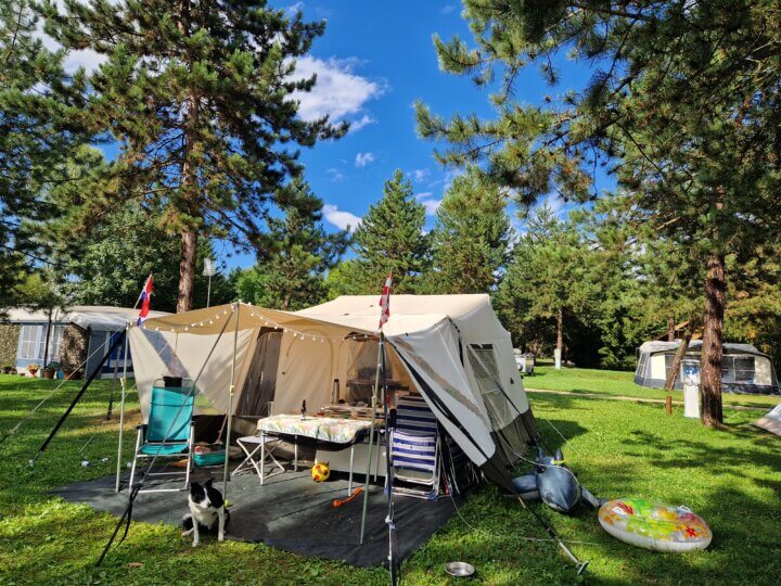 Ruime zonnige plekken op camping Park Baita in Val di Non.