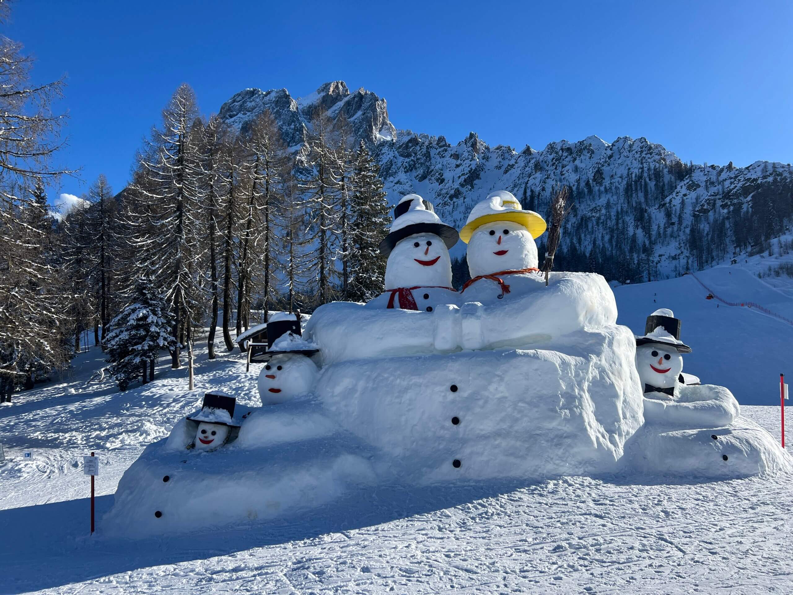 De 'snowman' family bovenaan bij Rotwand / Croda Rossa