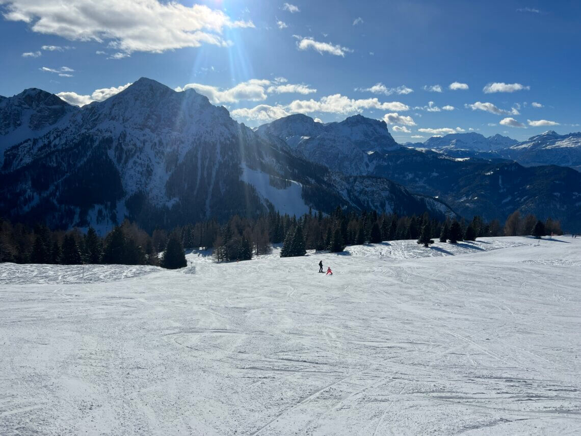 Heerlijk skiën met veel variatie in skipistes.