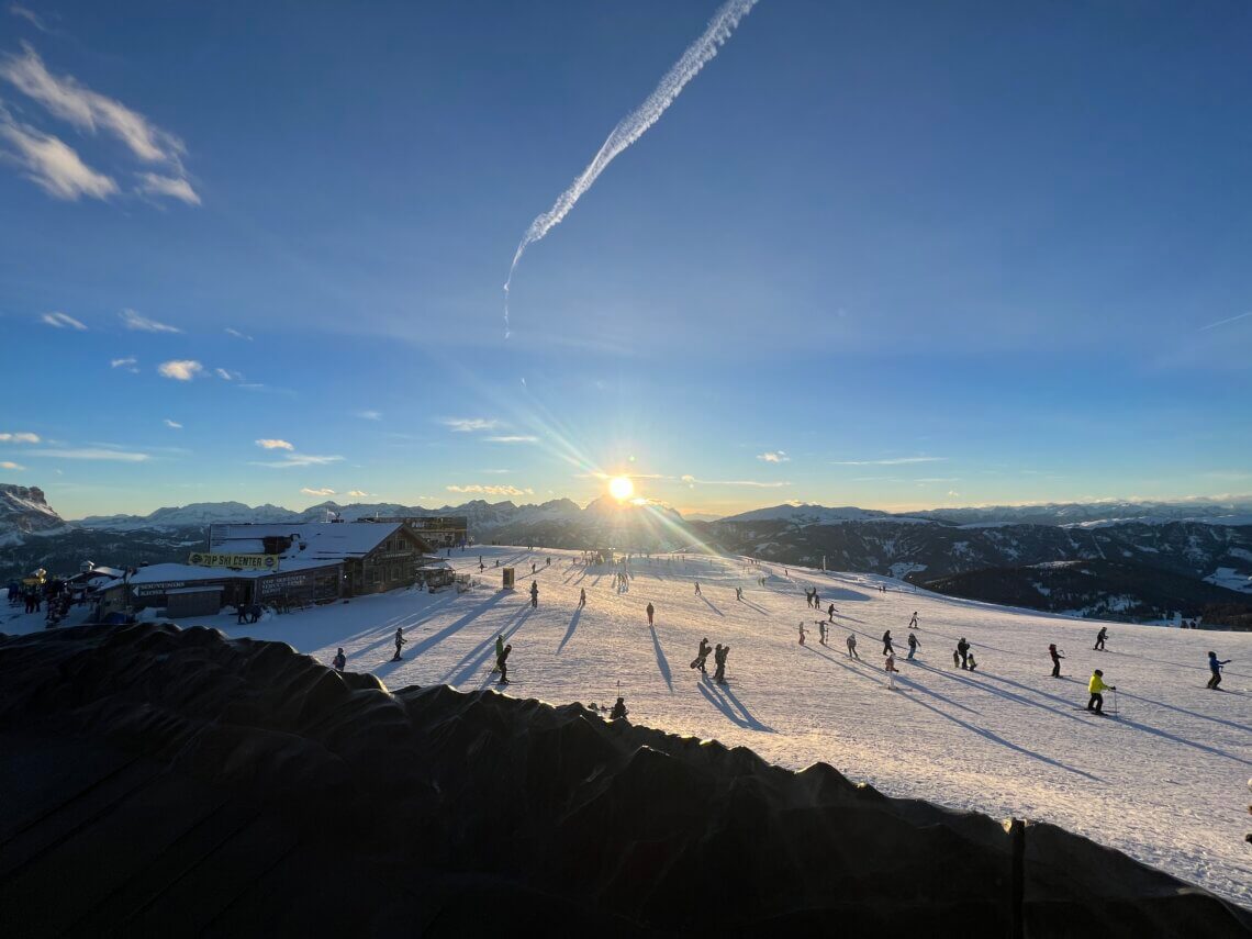 Vanaf de 'bel' heb je prachtig uitzicht, zeker als de zon ondergaat.