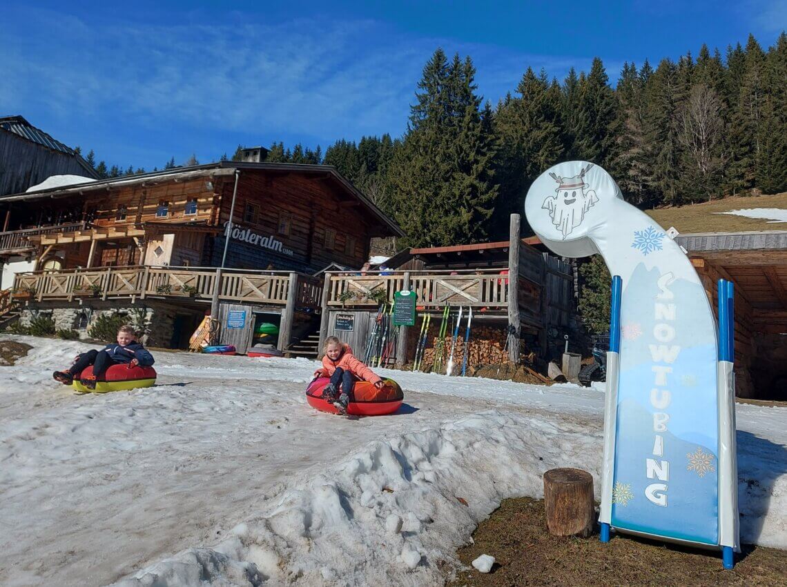 Snowtubing bij de Rösteralm