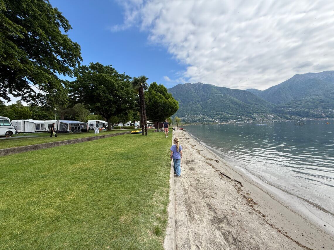 Campofelice camping Village ligt meteen aan het Lago Maggiore.