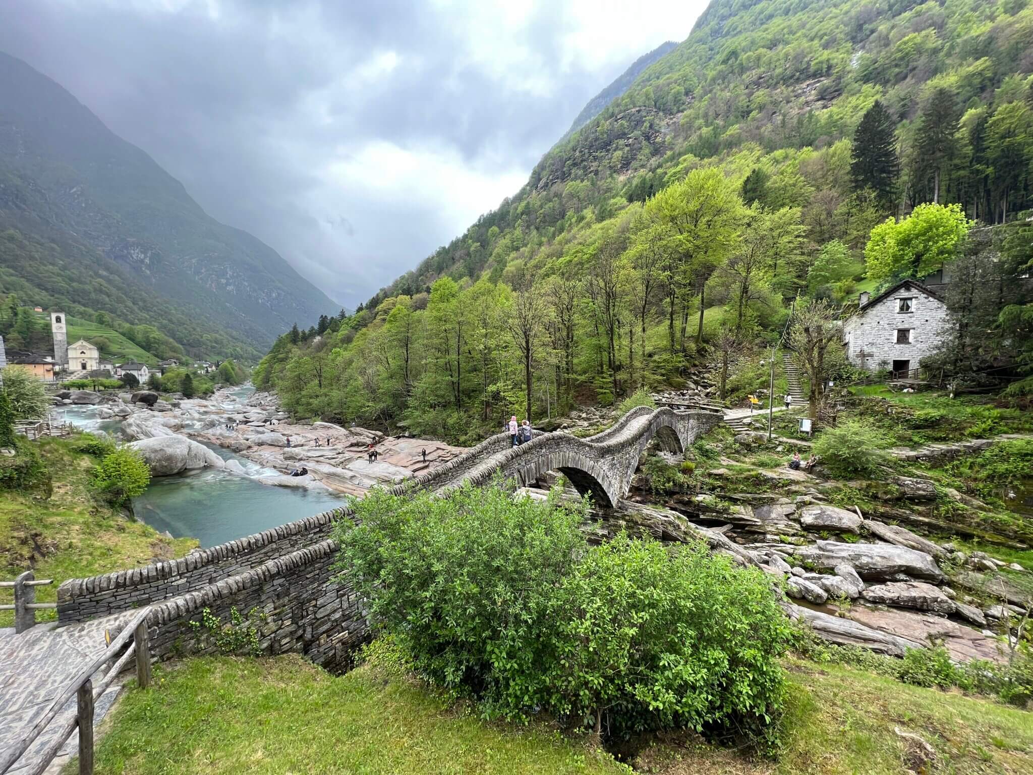 Vallemaggia en Valle Verzasca: prachtige valleien in Ticino in ...