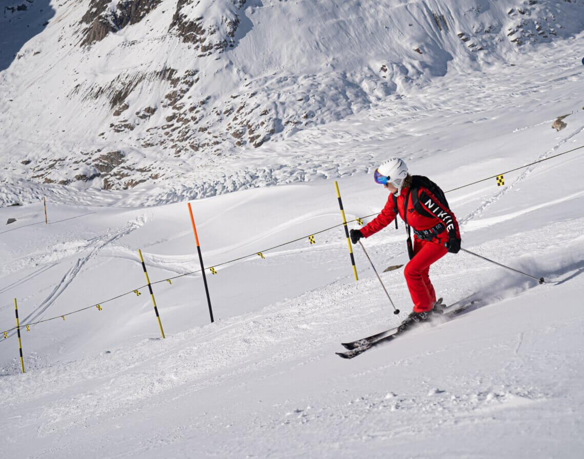 En go! De zwarte piste af vanaf het hoogste punt.