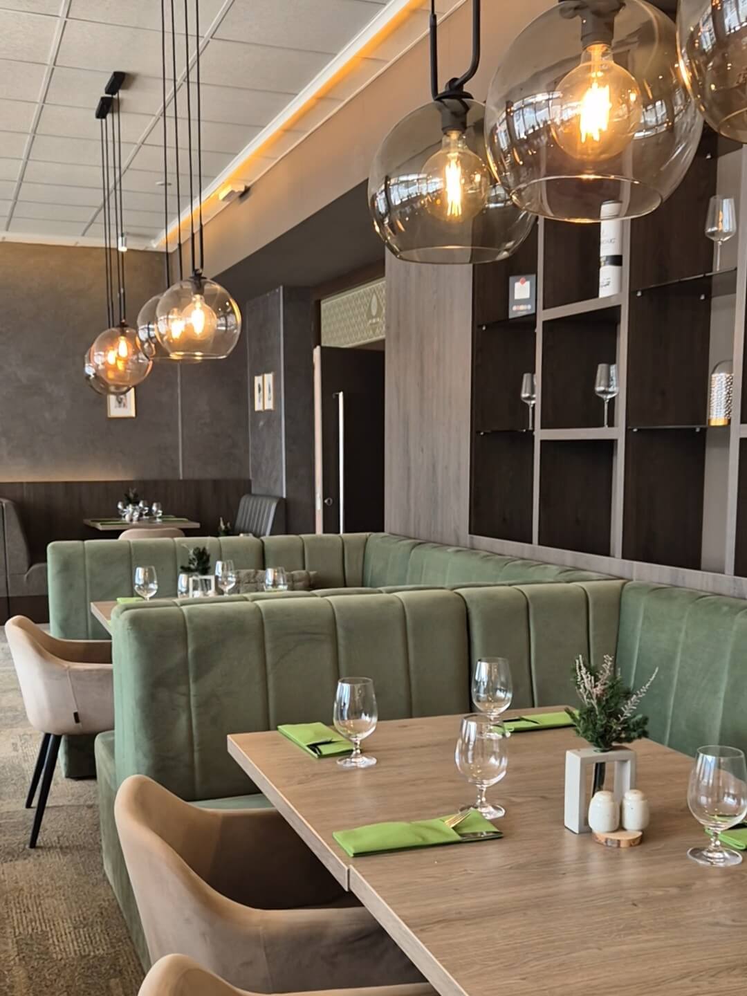 het gezellige Pinia restaurant
