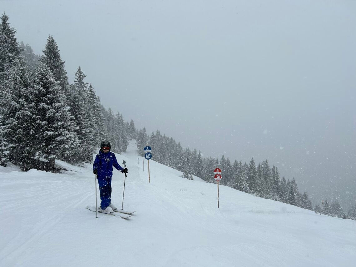 Helaas niet zoveel uitzicht maar wel verse sneeuw in skigebied Brandnertal! 