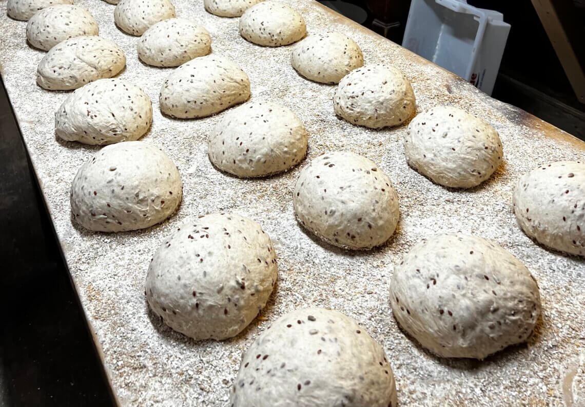 Vers brood uit de houtgestookte steenoven! 