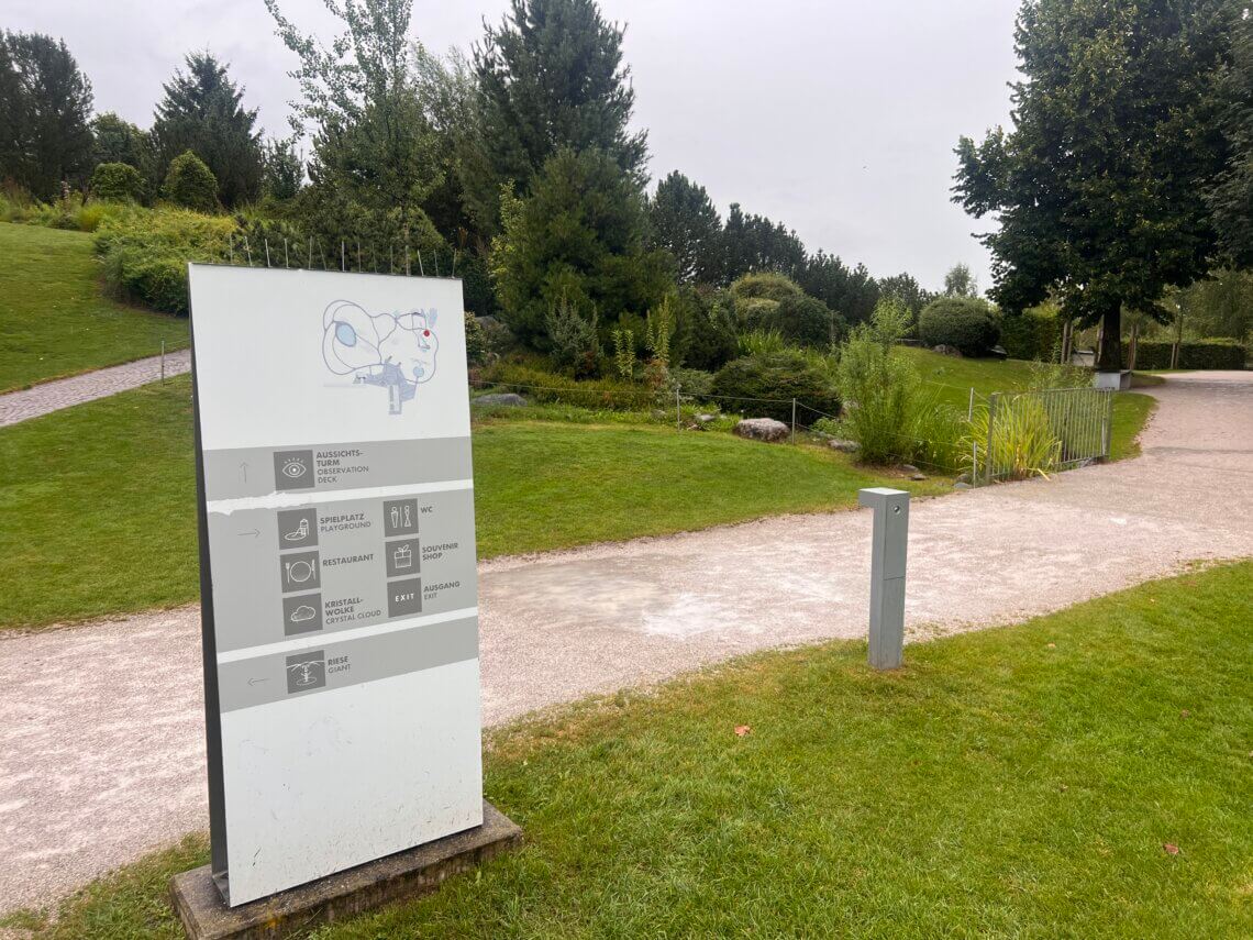 De prachtige tuin bij Swarovski Kristallwelten in Wattens.