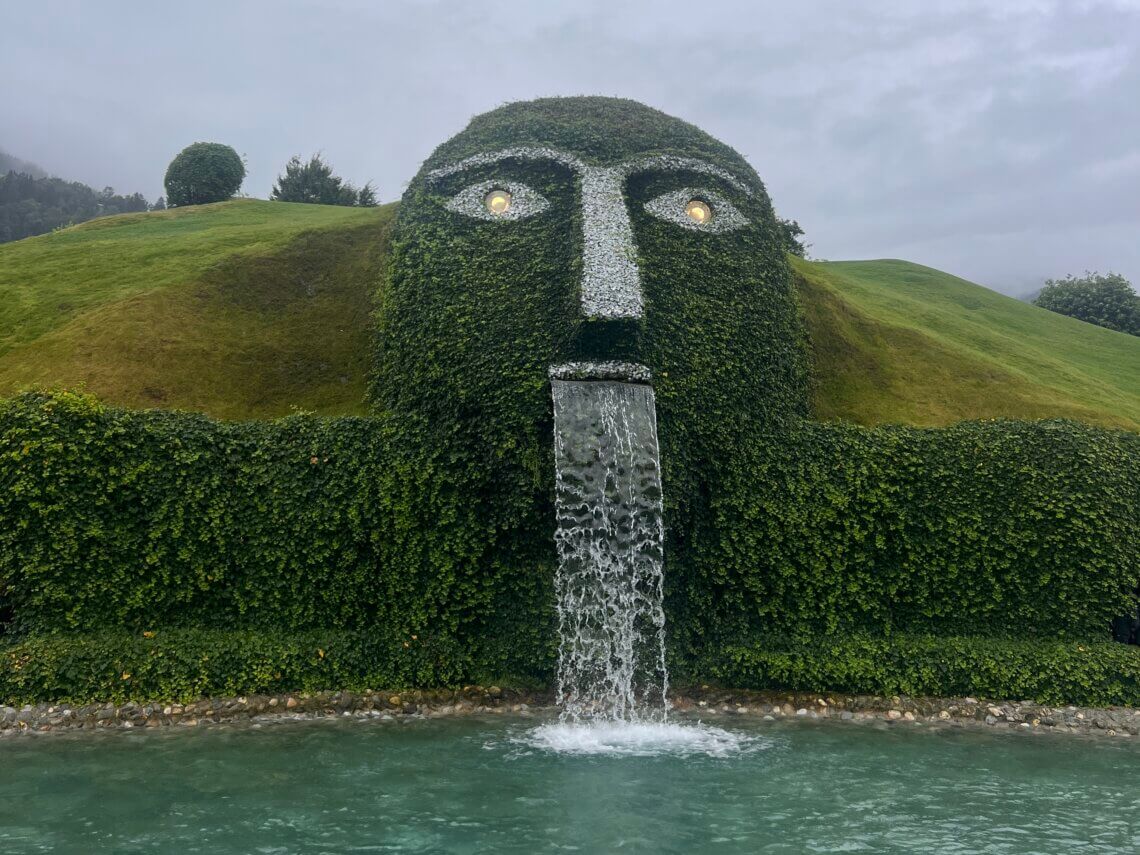 De ingang van Swarovski Kristalwelten in Wattens Tirol.