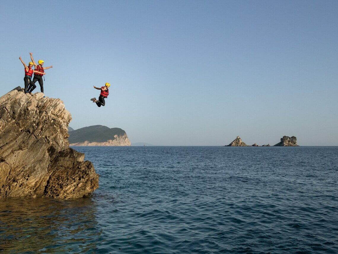Montenegro duik in het water