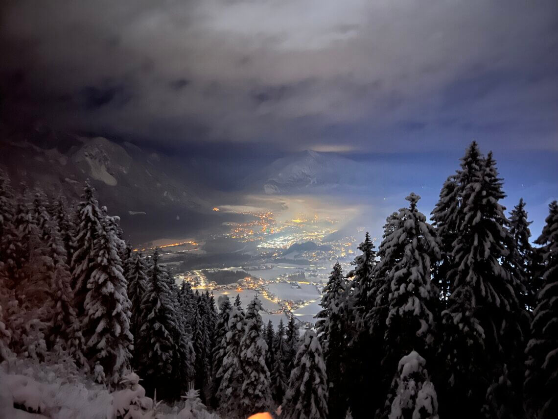 Wat een prachtige uitzichten tijdens de fakkeltocht in het Alpbachtal!