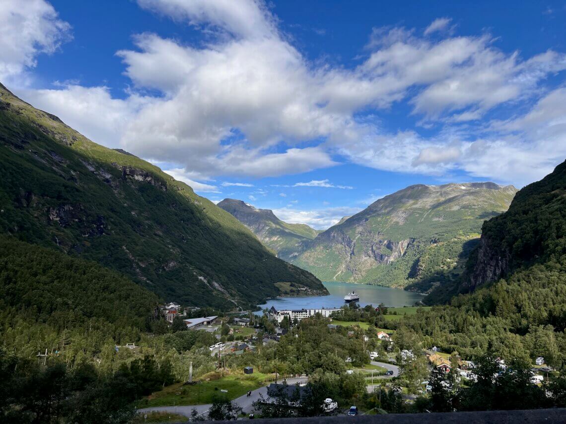 Veerboot fjord Noorwegen.