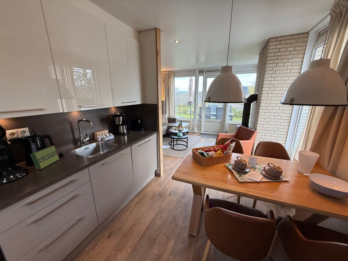 Een fijne keuken met alle apparatuur.