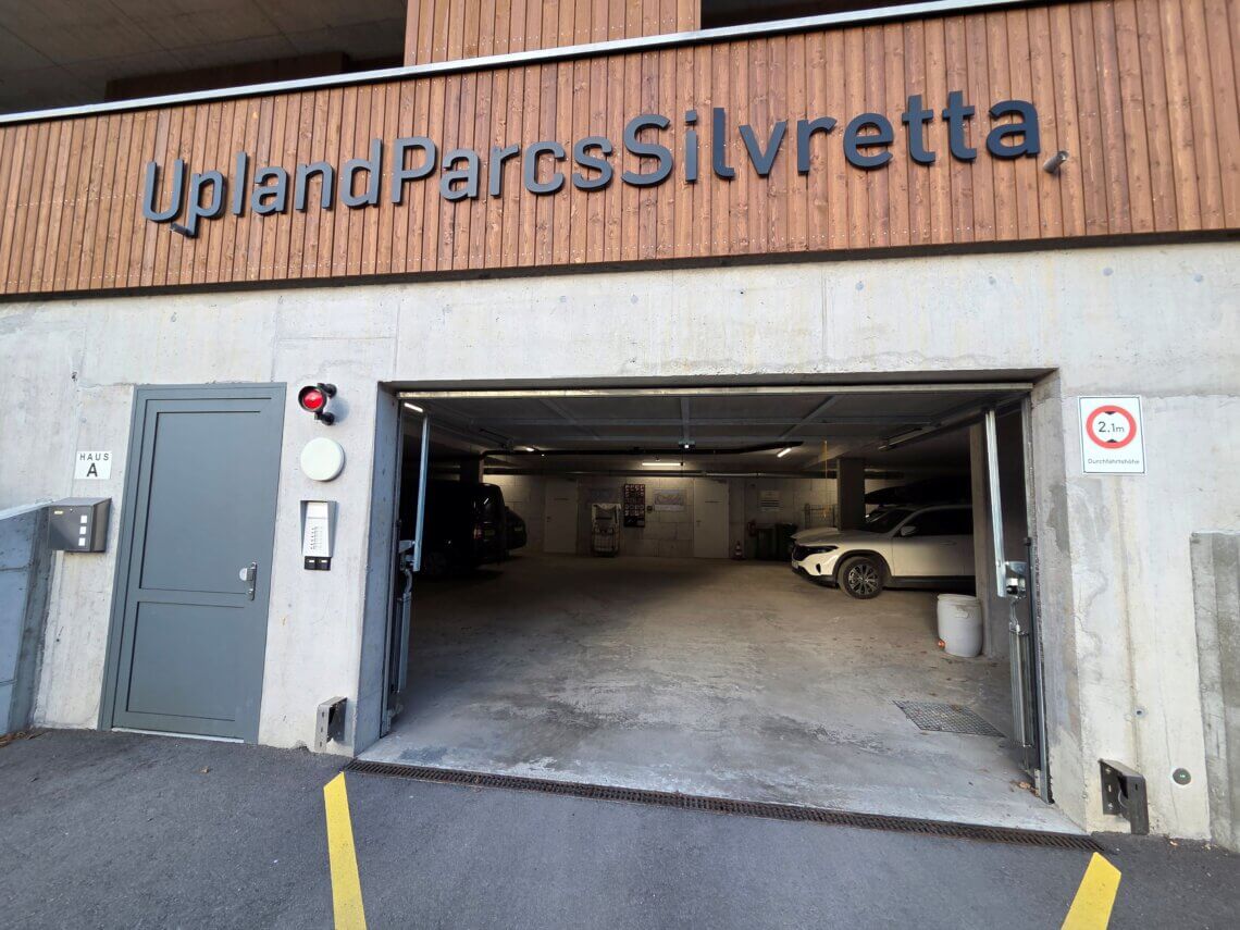 De inpandige parkeergarage bij UplandParcs Silvretta