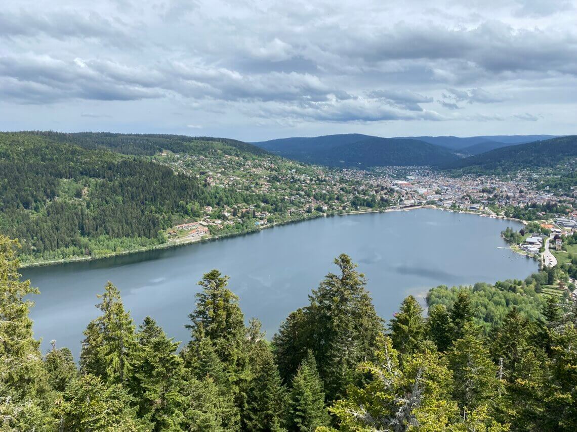 Uitzicht op het Gérardmer in de Vogezen.