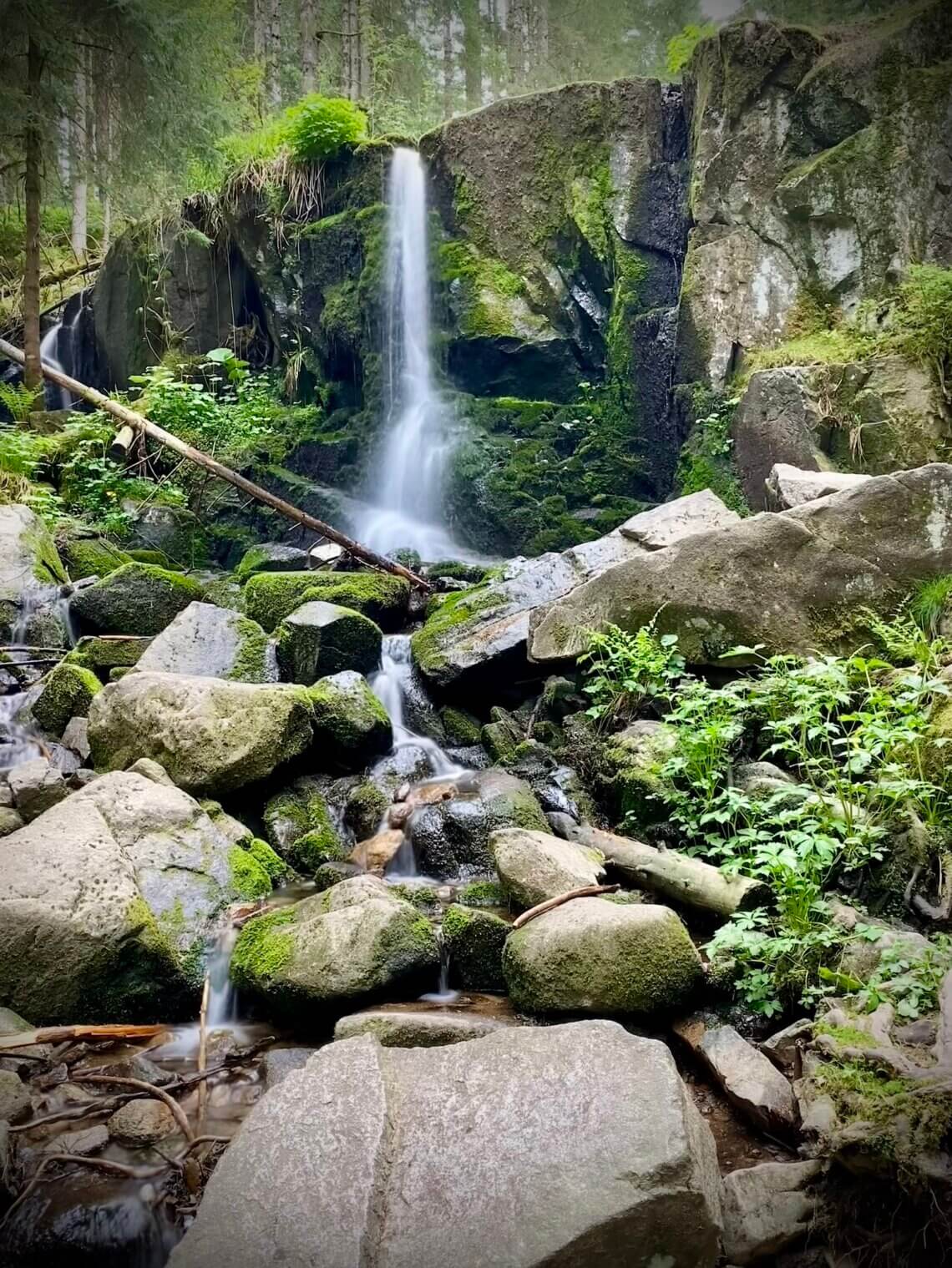 Wandelen en waterval Vogezen.