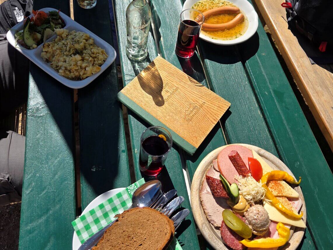 Onze lunch bij de Dachstein Südwandhütte