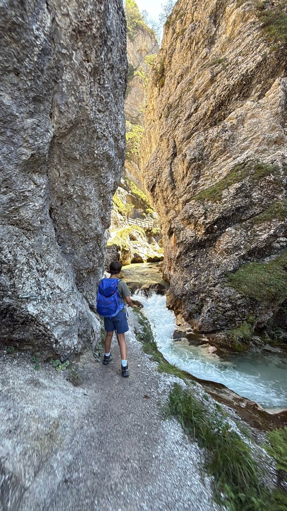 Wandelen door de prachtige Gleirschklamm bij Seefeld.
