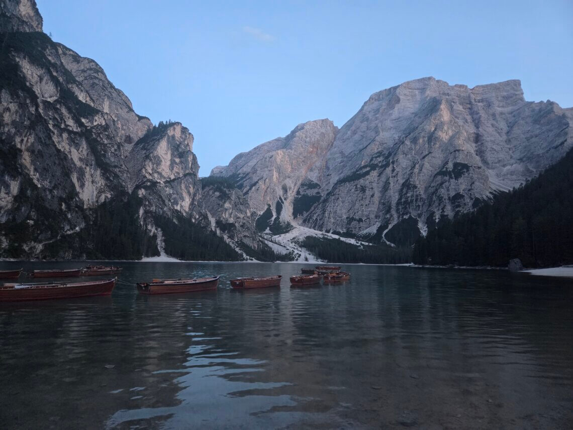 Ook lago di braies is goed te bezoeken vanuit bruneck