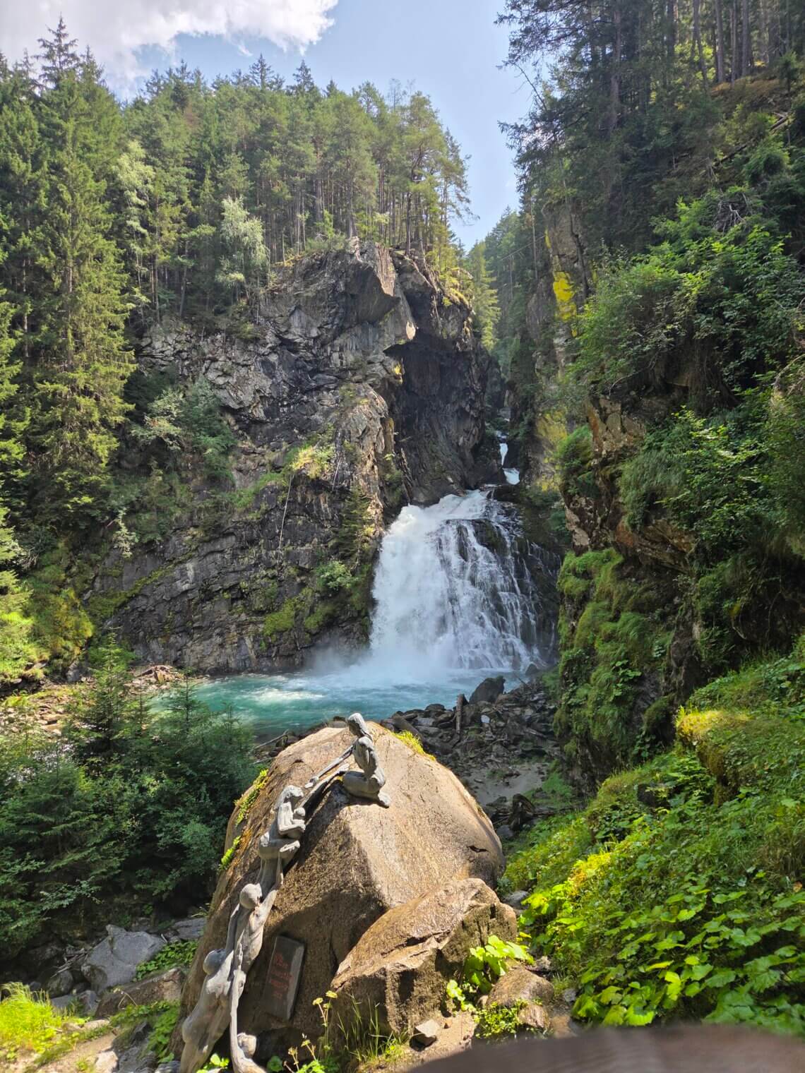 Thema wandeling bij cascata di riva,