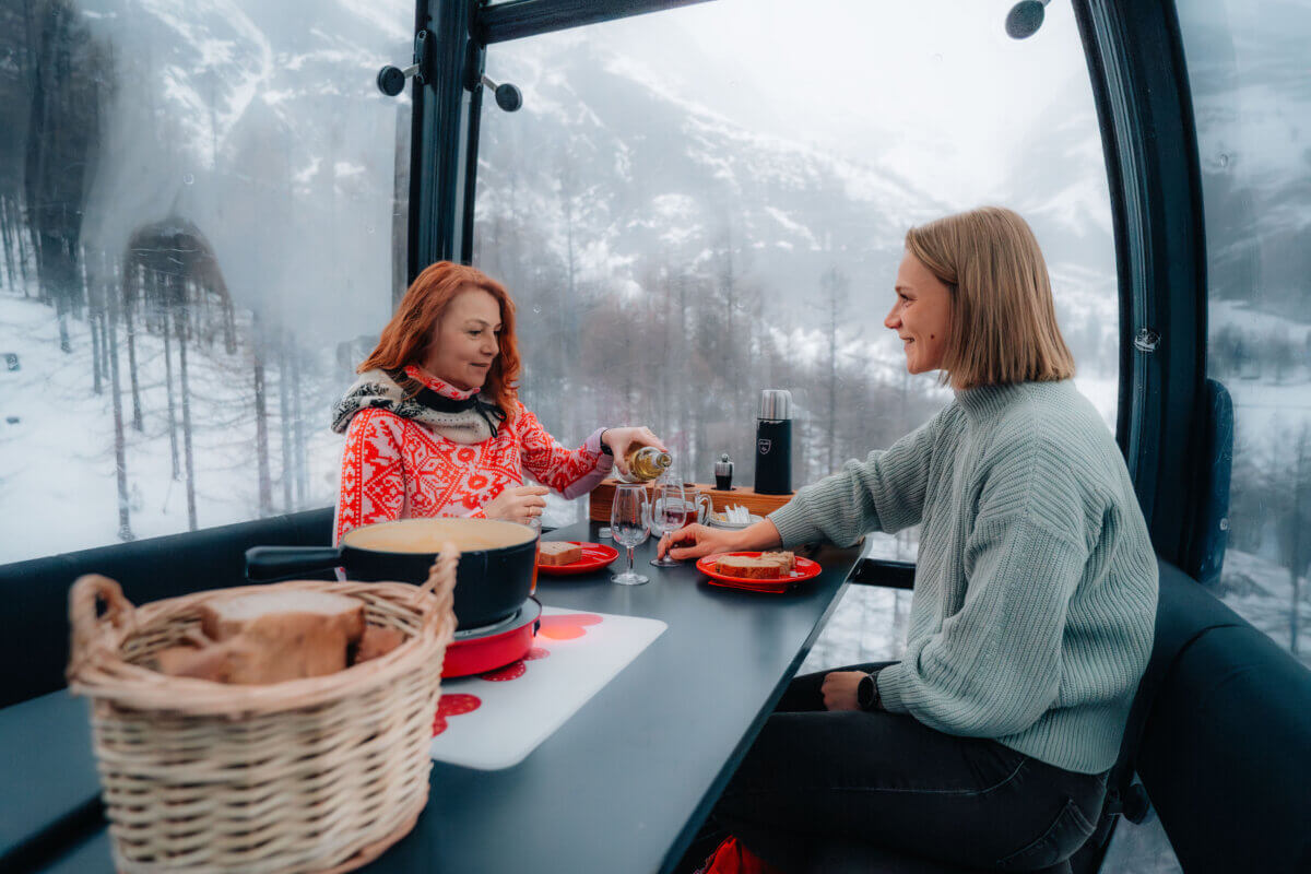 Fondue in de gondel in Saas-Fee